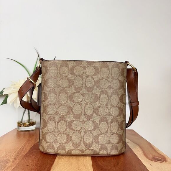 NWT Coach Sophie Bucket Bag In Signature Canvas - Picture 2 of 7